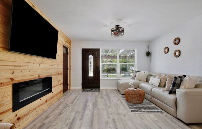 Beautiful 3 Bedroom 2 bath, Fully Furnished, Ormond Beach Home Available FOR RENT!