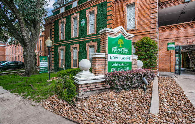 Property Signage at Bellaire Oaks Apartments, Houston