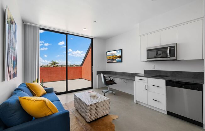 Studio, 1 bath, 353 sqft, $2,295, Unit Unit 21
