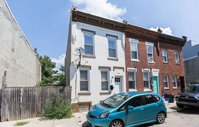 Stunning 2-Bedroom Townhome in Point Breeze! PHA Vouchers Accepted!