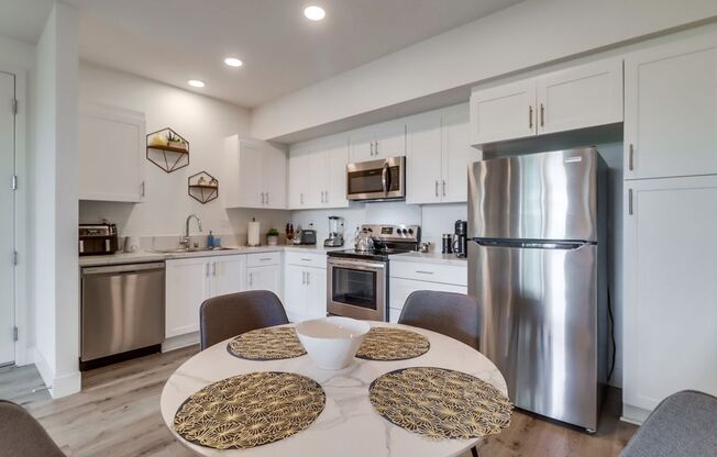 2 beds, 2 baths, 805 sqft, $2,695, Unit 4202