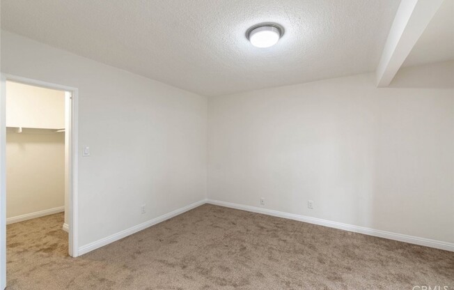 6520 SHIRLEY AVE