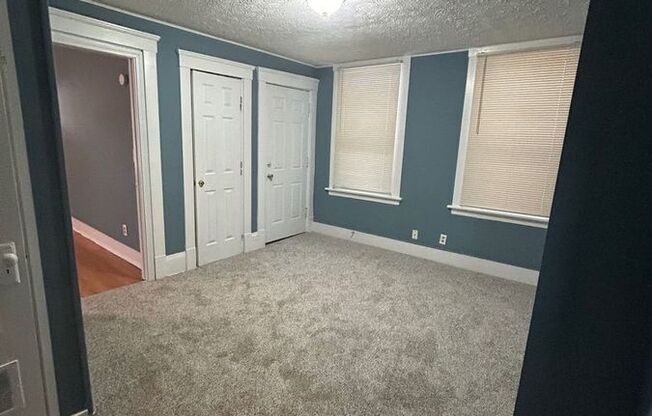 3103 3105 W 73 ST