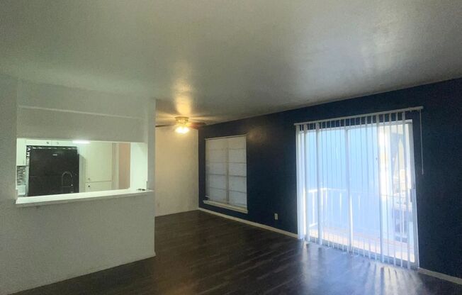 1 bed, 1 bath, 670 sqft, $800, Unit 61