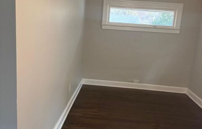 2 beds, 1 bath, $1,025