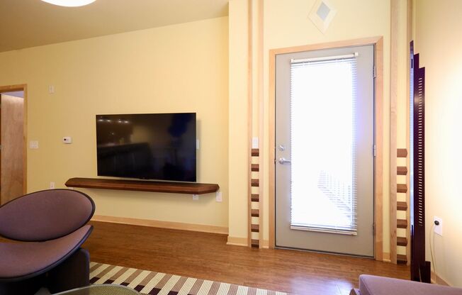 1 bed, 1 bath, 707 sqft, $3,371, Unit Unit 305
