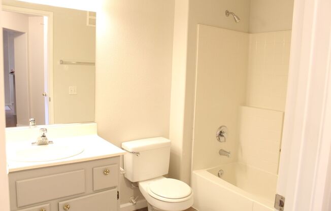 2 beds, 2 baths, $1,350, Unit # 2103