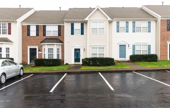 Spacious, well-kept 3 bedroom N Raleigh townhome with fenced back area!