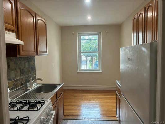 1 bed, 1 bath, 18,653 sqft, $2,100