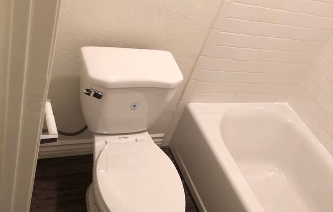 2 beds, 2 baths, 975 sqft, $2,395, Unit 120