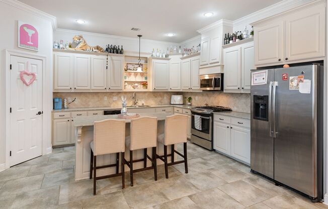 3 Bedroom Home In University Villas| Community Pool | Gated Community