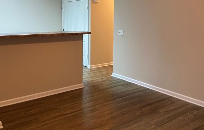 1 bed, 1 bath, 687 sqft, $775, Unit O10