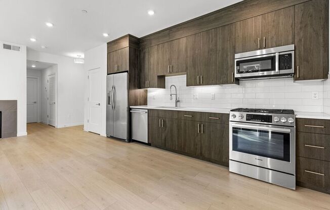 3975 NE Garfield Ave.