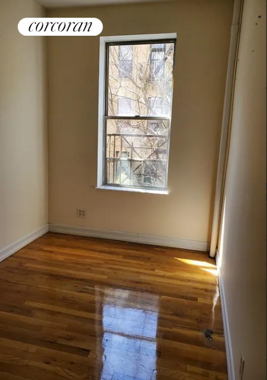 208 E 7 ST