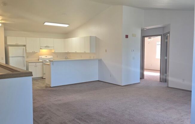 2 beds, 1 bath, 856 sqft, $1,269, Unit PL   7302