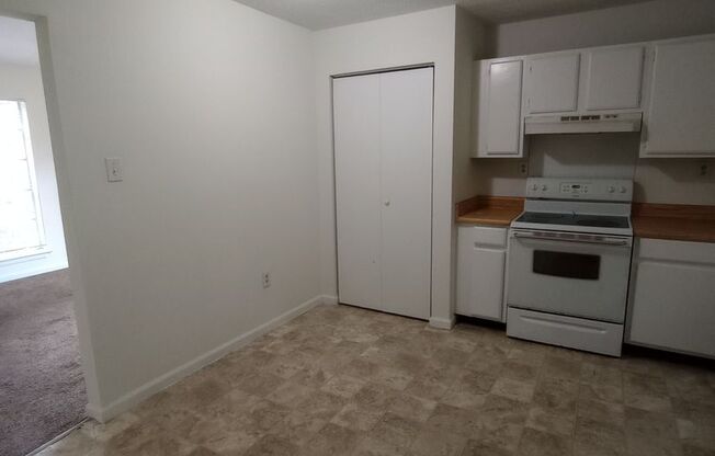 2 beds, 1.5 baths, $995