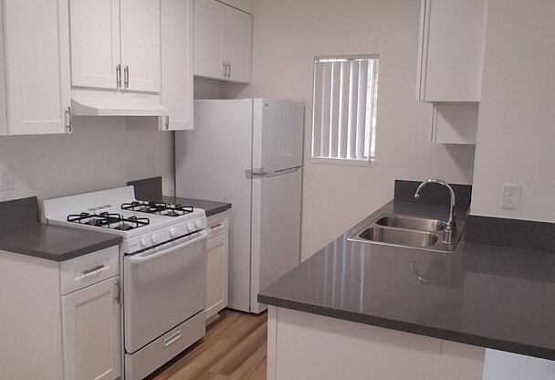 2 beds, 2 baths, 836 sqft, $2,400, Unit 203