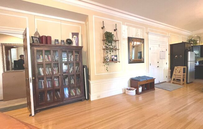 2 beds, 1 bath, $2,145, Unit 101