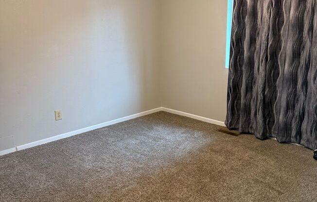 3 beds, 1 bath, $1,500