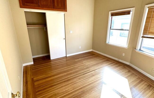 541-543 37th St