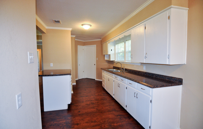 6601 Stonewall-House
