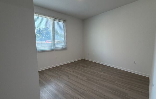 3 beds, 3 baths, 1,956 sqft, $5,300, Unit 275