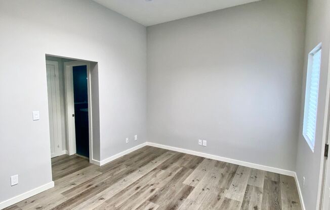 Sweet Spot Alert! Cozy 1 Bed in the Heart of LA