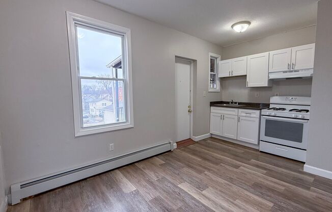 2 beds, 1 bath, 719 sqft, $1,480, Unit 6