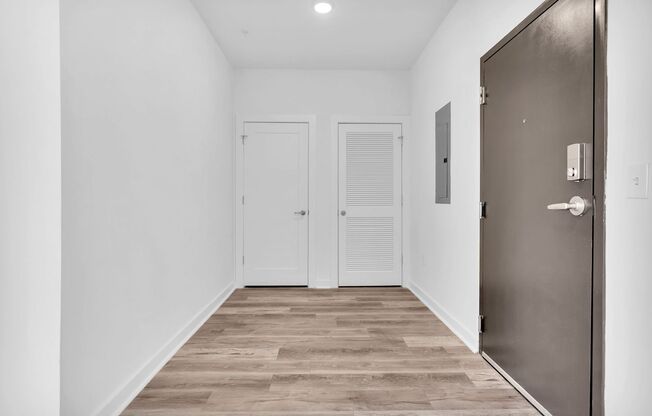 2 beds, 2 baths, $2,200, Unit Unit 301