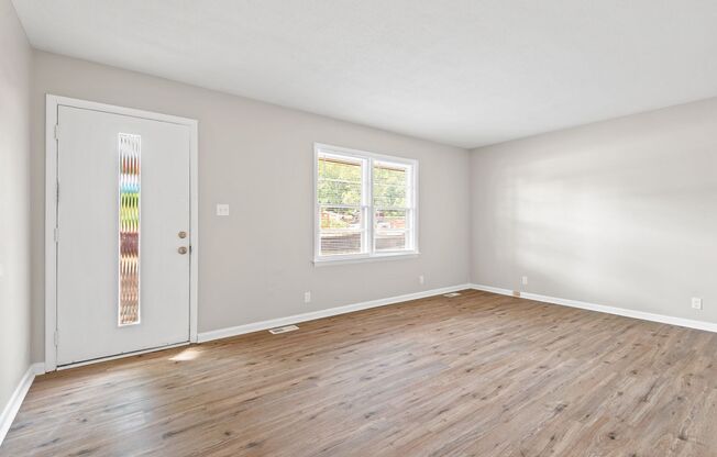 Renovated 2 bedroom townhome 5 miles from downtown Raleigh!