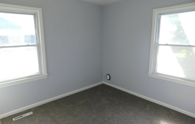 2 beds, 1 bath, $995