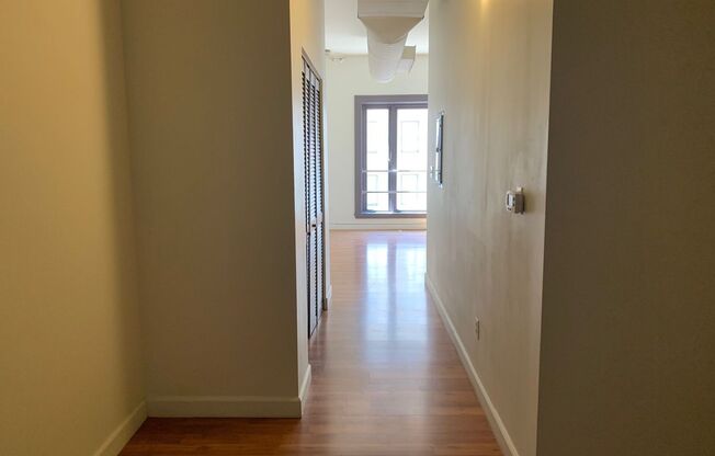1 bed, 1 bath, 631 sqft, $1,995, Unit 1023-301