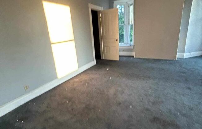 2 beds, 1 bath, $950, Unit Unit A