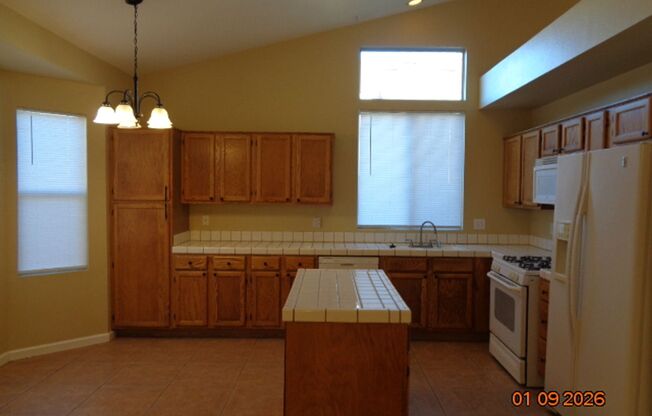 Clean West Palmdale One Story Offering 1494 sq. ft.