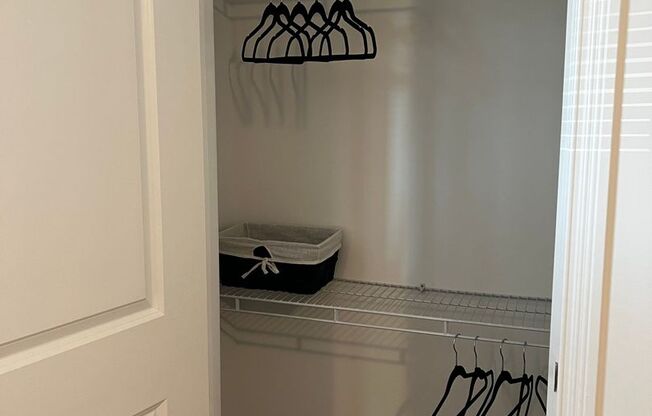 2 beds, 1 bath, 950 sqft, $1,175, Unit 3034-3