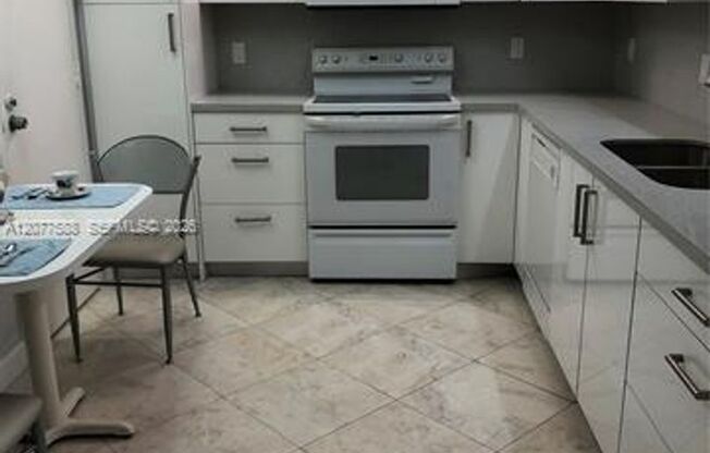 1890 S Ocean Dr cu-2001, Hallandale Beach, FL 33009
