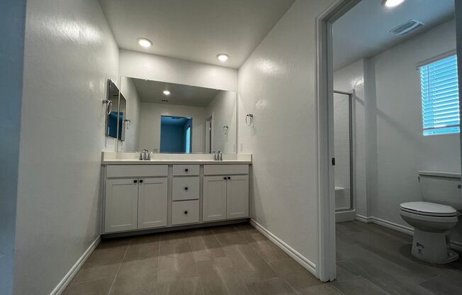 4 beds, 2.5 baths, $1,995, Unit 1