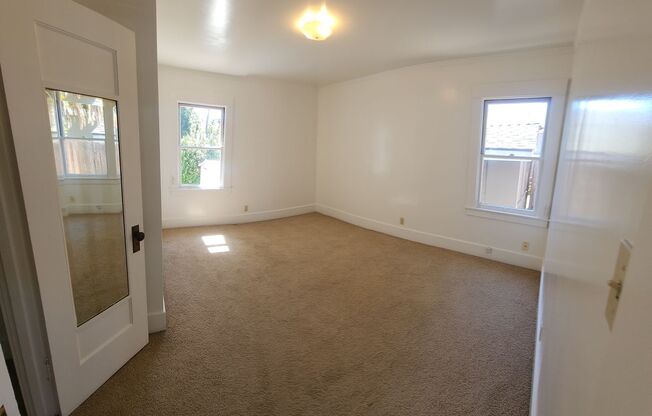 2 beds, 1 bath, $2,750