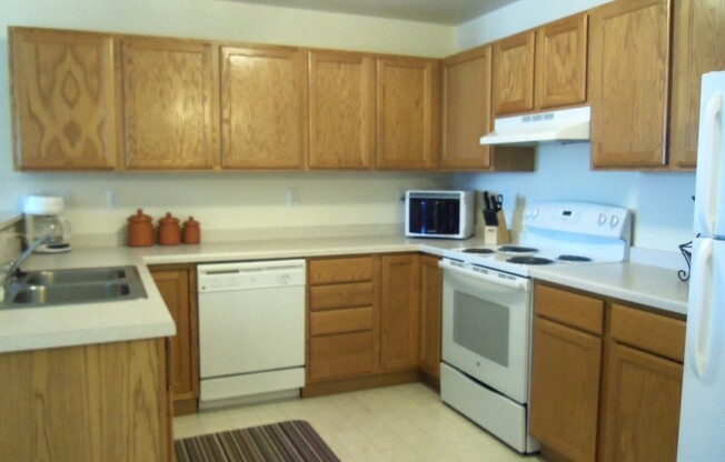 2 beds, 1 bath, 1,100 sqft, $1,179.99, Unit 128-01