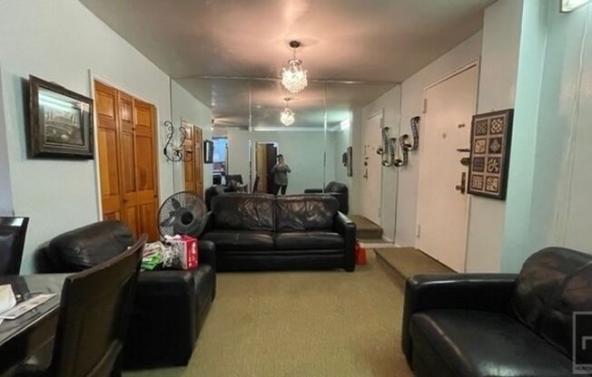 390 RUGBY RD