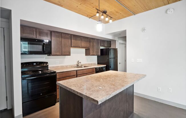 2 beds, 2 baths, $1,595, Unit CPC-A306