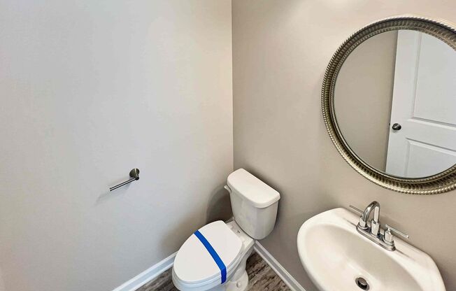 Fantastic 3 BR/2.5 BA Marietta Townhome in Gated Community!