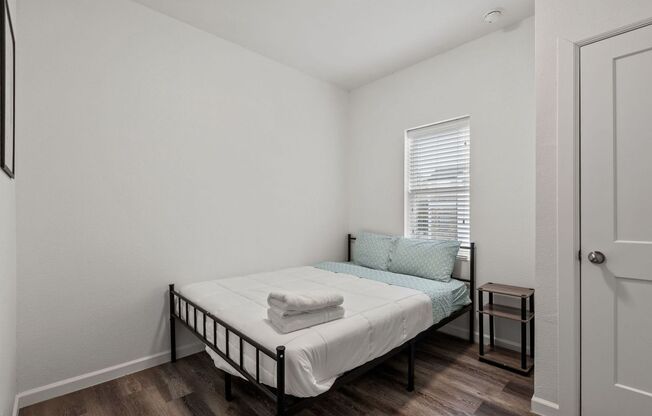 3 beds, 2 baths, 1,450 sqft, $1,400, Unit #206