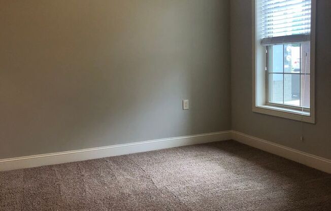 2 beds, 2 baths, 1,074 sqft, $905, Unit 39