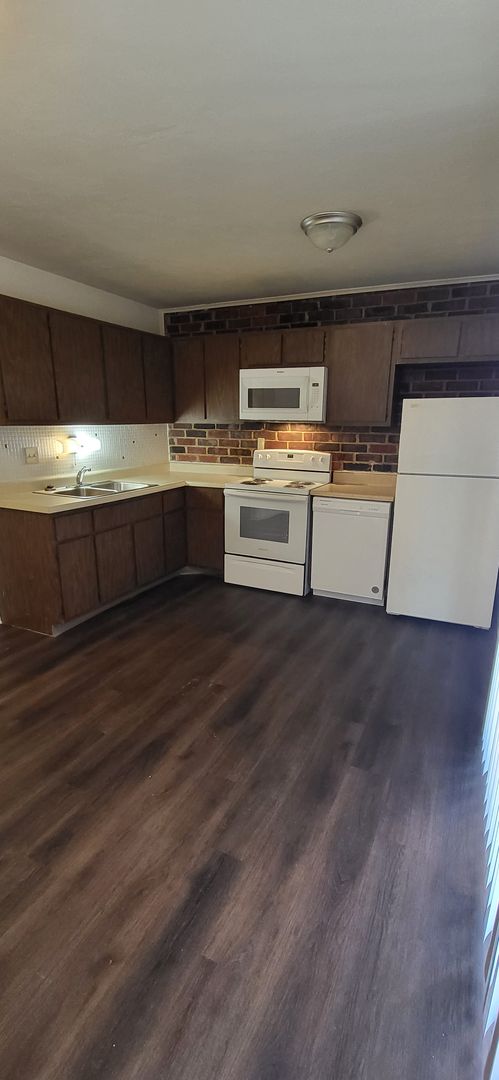 2 beds, 1.5 baths, 1,150 sqft, $1,120, Unit 5266A-LF