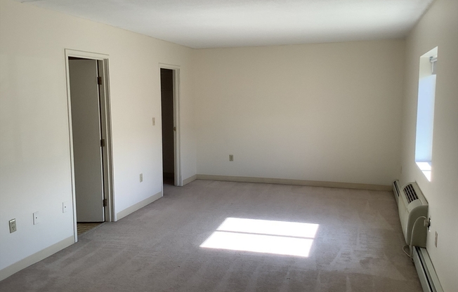 1 bed, 2 baths, 1,300 sqft, $2,095, Unit 402