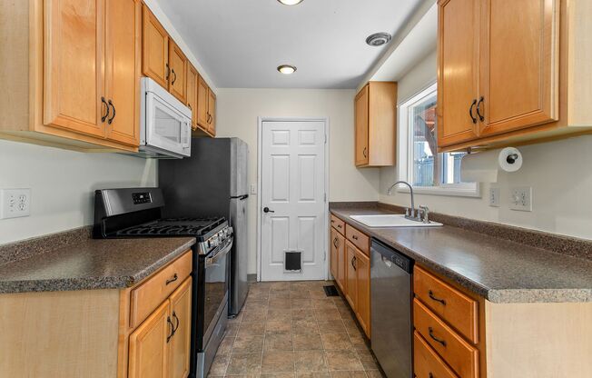 Cozy Single-Level Home in Prime Beaverton Location!