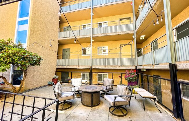 3 beds, 2 baths, 1,390 sqft, $3,095, Unit 401