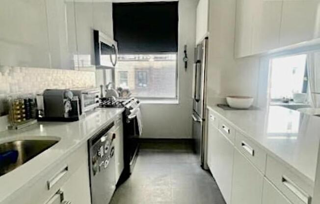 2 beds, 2 baths, 1,153 sqft, $7,000, Unit 1802