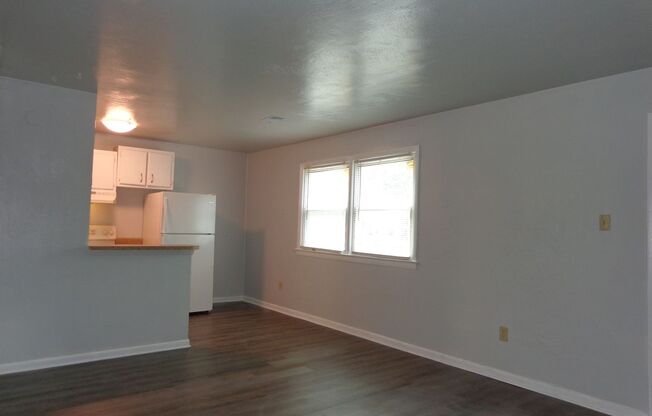 2 beds, 1 bath, 750 sqft, $1,150, Unit Unit 3